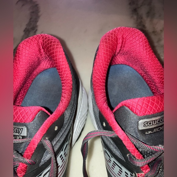 Saucony size 11 Women’s Running Shoes pink and silver Style S10350-2 - Picture 16 of 16